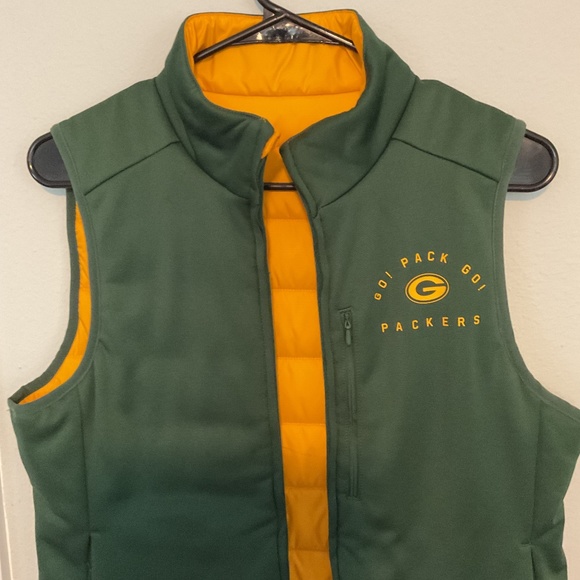 Go Pack Go! Nike Green Bay Packers Reversible Vest - Picture 1 of 5